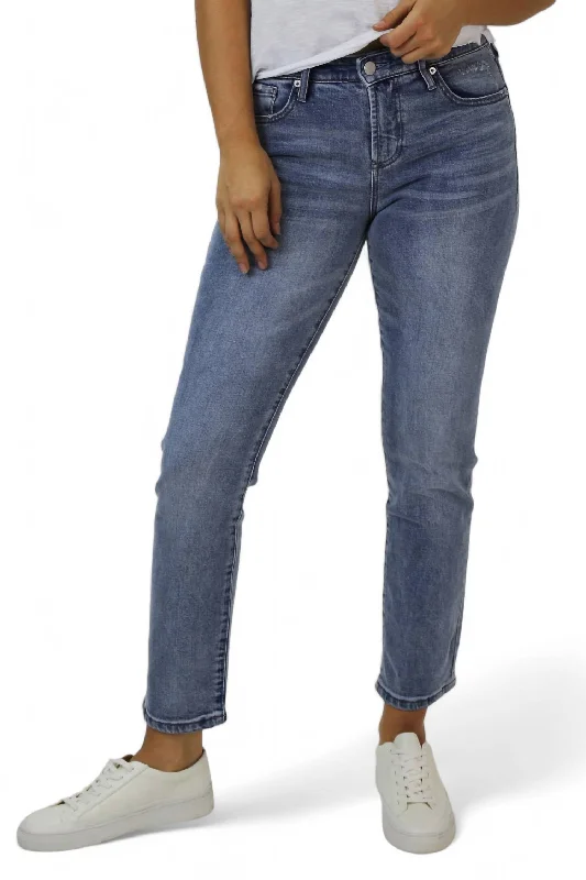 Fashion-forward Women's Wear Blaire Straight Leg Jean In Light Blue