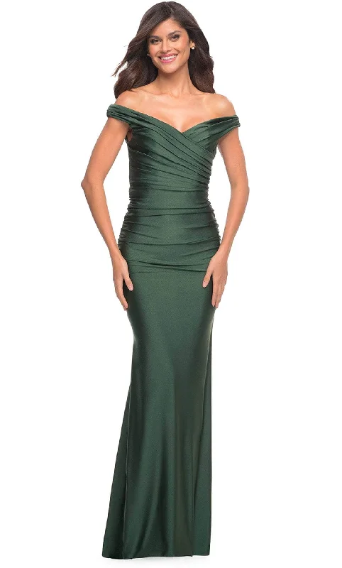 Women's Tailored Outfit La Femme 30631SC - Sweetheart Fitted Evening Gown