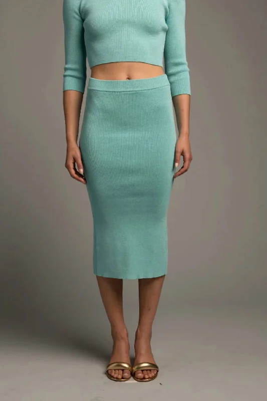 Vintage Women's Fashion Knit Pick Skirt In Aqua Shine