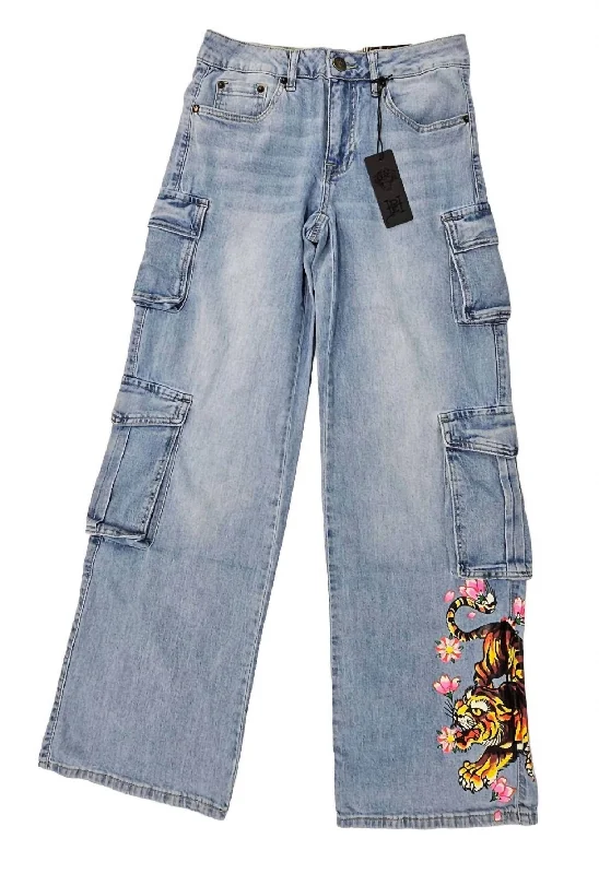 High-End Women's Apparel Women's Tiger Flowers Cargo Jean In Retro Light