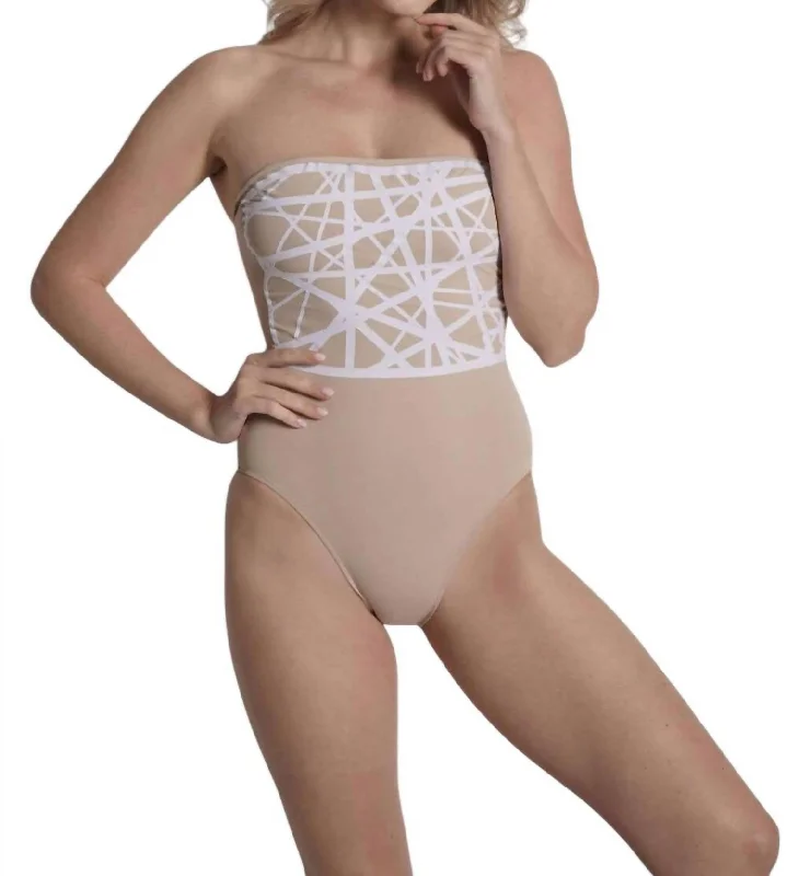 Plus Size Women Wear Strapless One Piece Swimsuit In Camel